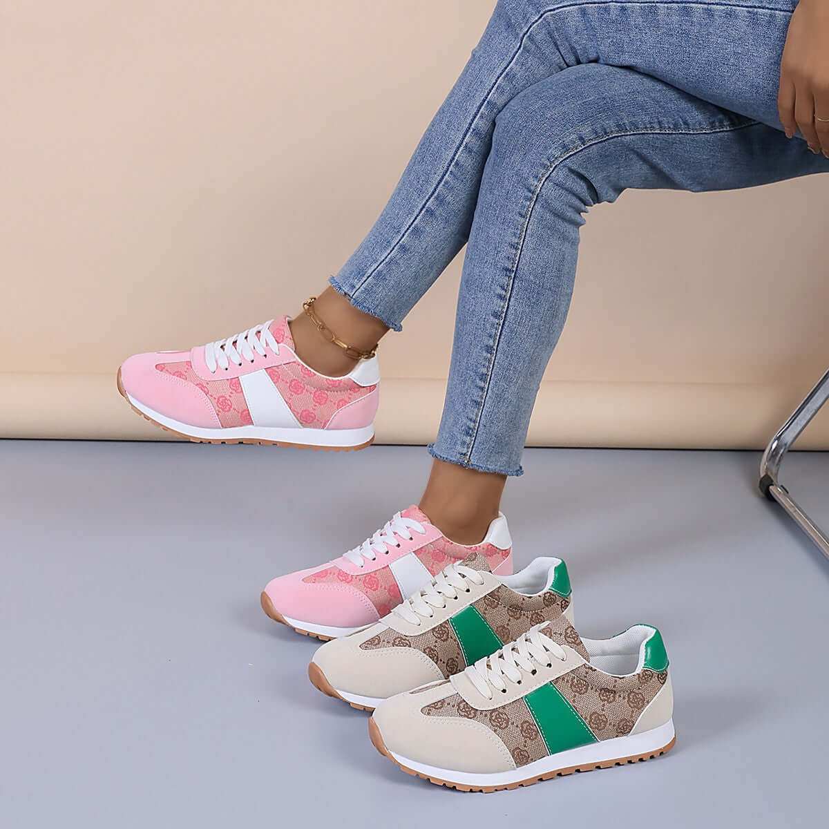 Contrast Round Toe Flat Sneakers - Plush Fashion Shop #