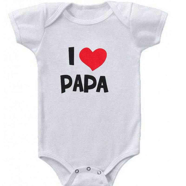 Funny Super Mama Papa baby romper with "I Love Papa" print, short-sleeved cotton bodysuit for boys and girls.