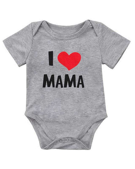 Gray baby romper with "I love Mama" print, short sleeves, made of soft cotton, suitable for 0-24 months.