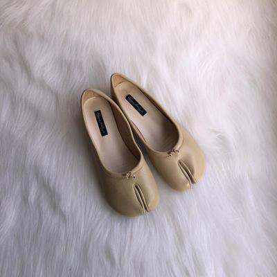 Trotter Shoes Toe Flat Shoes Female Lazy Half SlippersStep into comfort and style with our Trotter Shoes Toe Flat Shoes. These female lazy half slippers are perfect for any occasion, combining effortless style with lastShoePlush Fashions Shop Plush Fashion Shop