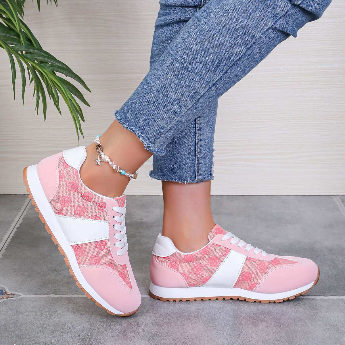 Contrast Round Toe Flat Sneakers - Plush Fashion Shop #