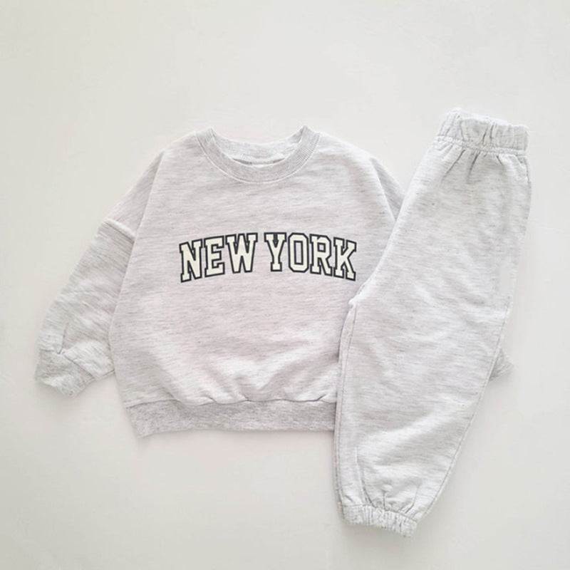 Boys And Girls Sweatshirt Set Trendy Letter PrintGet Your Little Ones Looking Trendy and Feeling Comfortable!
Introducing our Boys and Girls Sweatshirt Set, the perfect outfit for your stylish kids. Made with high-Infant setPlush Fashions ShopPlush Fashion Shop