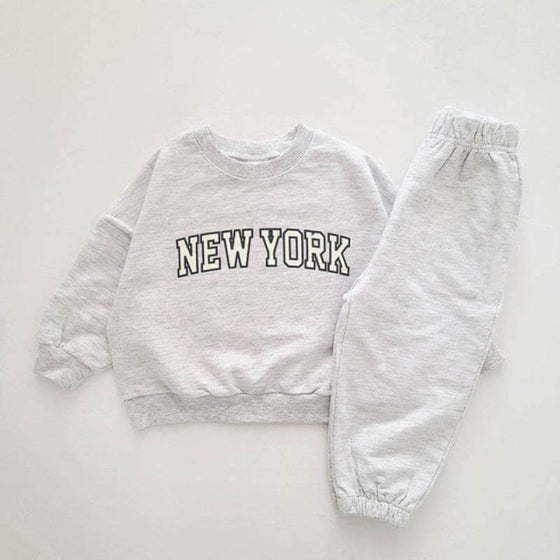 Boys And Girls Sweatshirt Set Trendy Letter PrintGet Your Little Ones Looking Trendy and Feeling Comfortable!
Introducing our Boys and Girls Sweatshirt Set, the perfect outfit for your stylish kids. Made with high-Infant setPlush Fashions ShopPlush Fashion ShopGirls Sweatshirt Set Trendy Letter Print