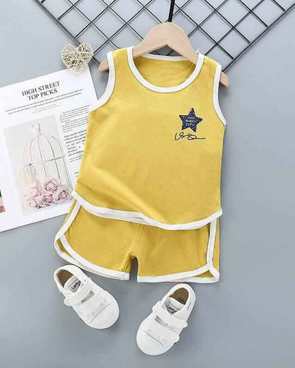 Pure cotton boys and girls suit, sleeveless with shorts, yellow color, cartoon pattern, ideal for summer.