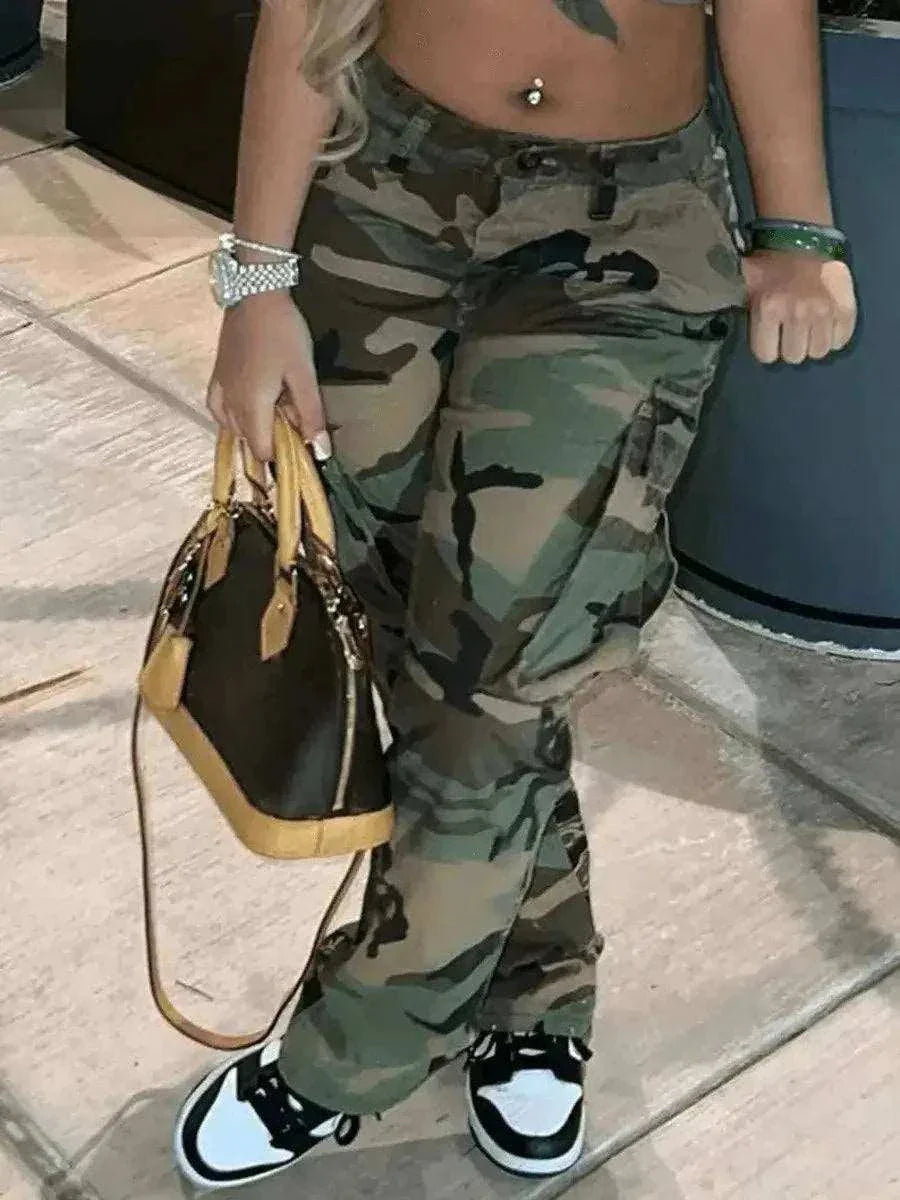 Women's camo print cargo pants with side pockets.