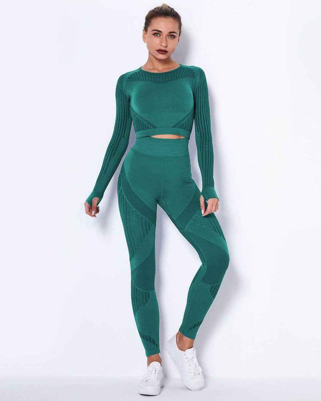 Seamless knitted absorbent yoga long-sleeved suit in teal with stripe pattern, breathable and flexible fabric.