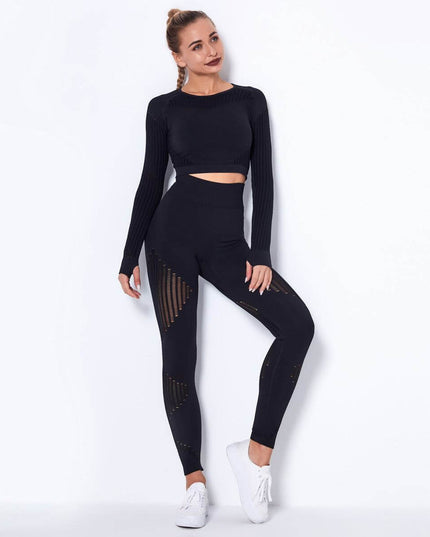 Seamless Knitted Absorbent Yoga Long-Sleeved Suit with Stripe Pattern, Breathable and Moisture-Wicking Fabric.