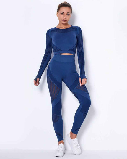 Seamless Knitted Absorbent Yoga Long-Sleeved Suit with Breathable Fabric and Stripe Pattern.