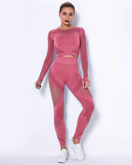 Seamless knitted absorbent yoga long-sleeved suit with stripe pattern and Lycra lining.