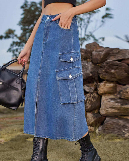 Women's denim cargo casual skirt in stylish streetwear design.