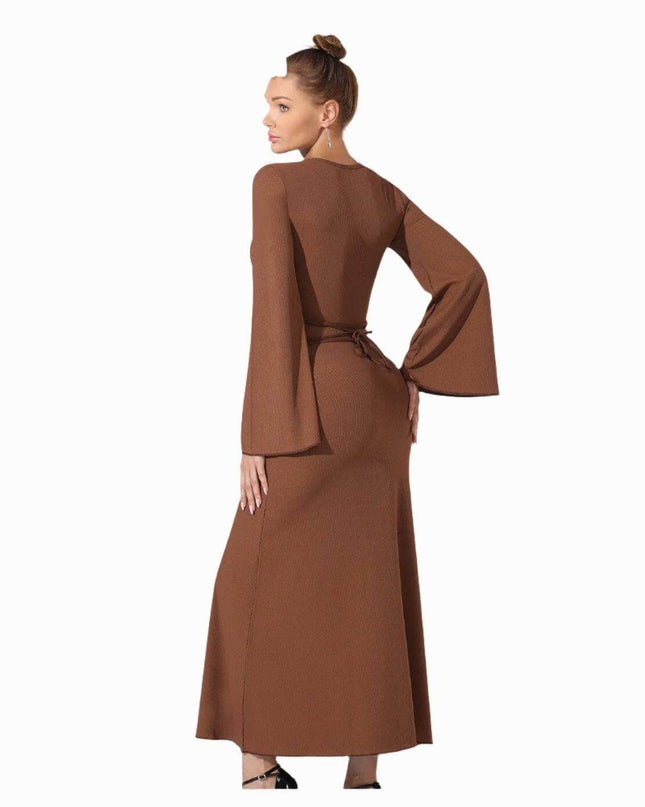 Women's fashion simple solid color dress in coffee.