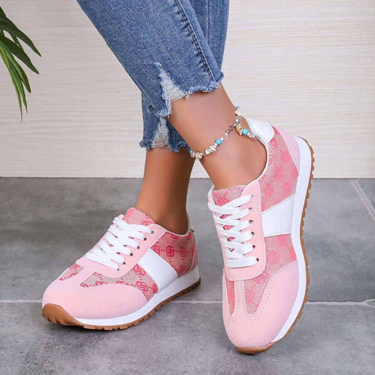 Contrast Round Toe Flat Sneakers - Plush Fashion Shop #