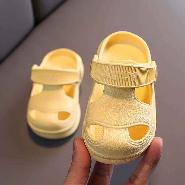 Children's summer baby soft-soled beach sandals, yellow, non-slip EVA material, perfect for 1-12-year-olds.